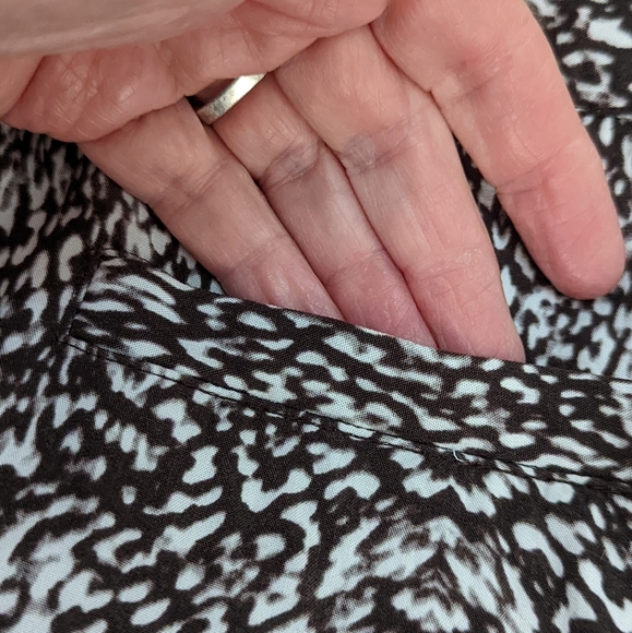 DKNY Jeans Lightweight Print 100% Viscose Rayon Joggers, size Medium - Picture 10 of 10